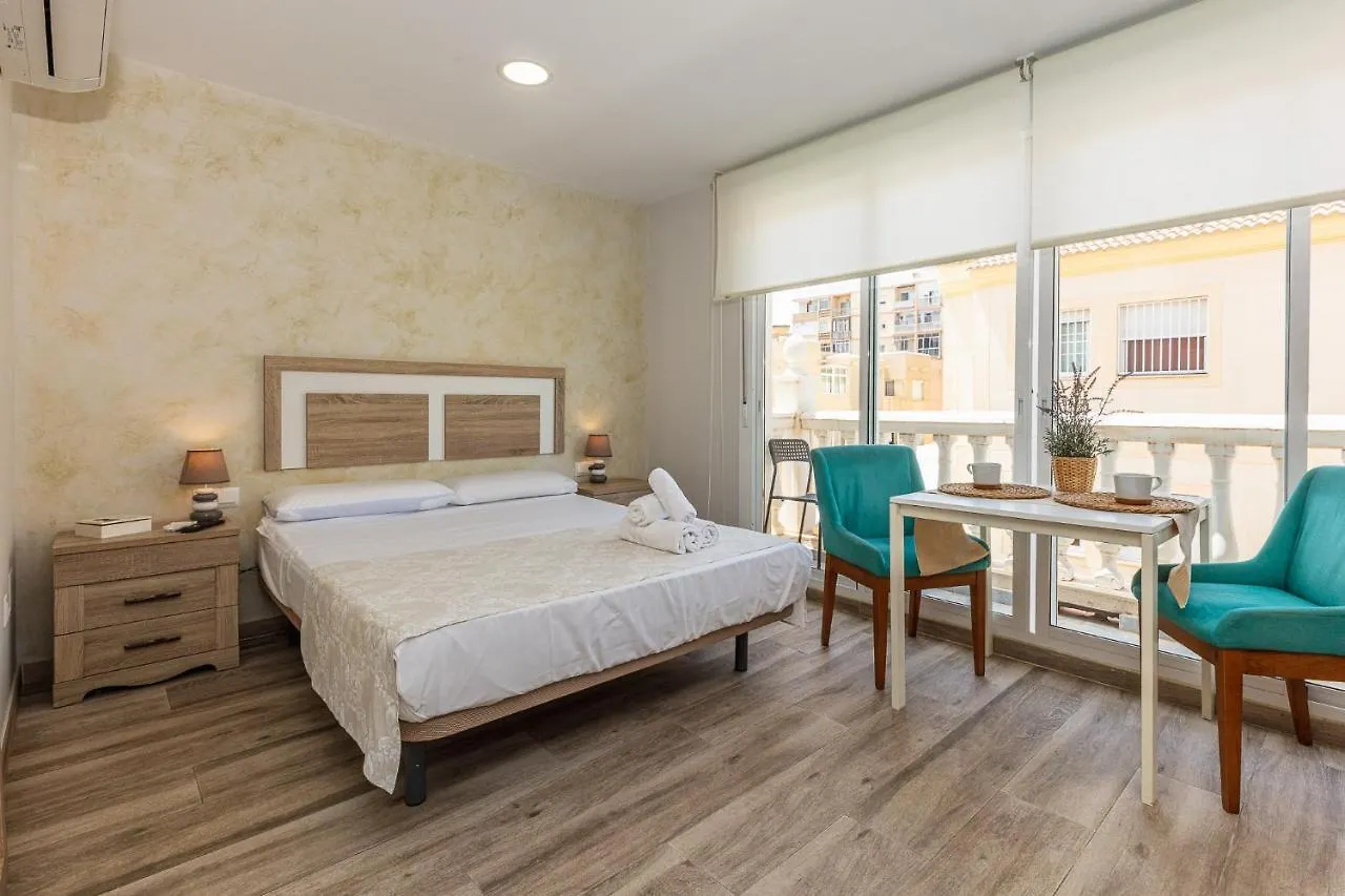 Apartamentos Lola Beach Malaga