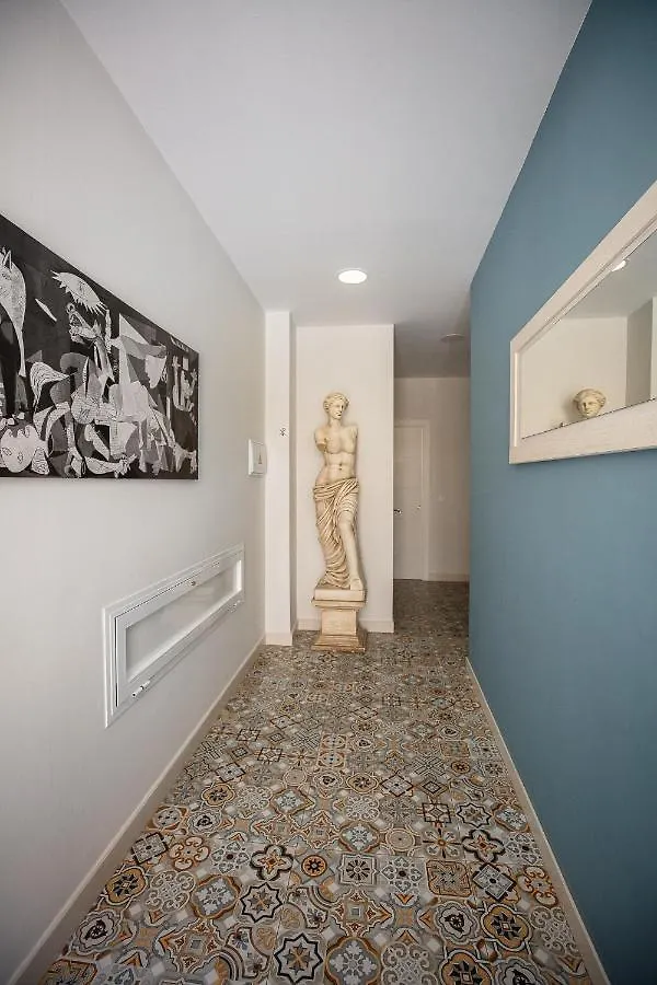 Apartamentos Lola Beach Malaga