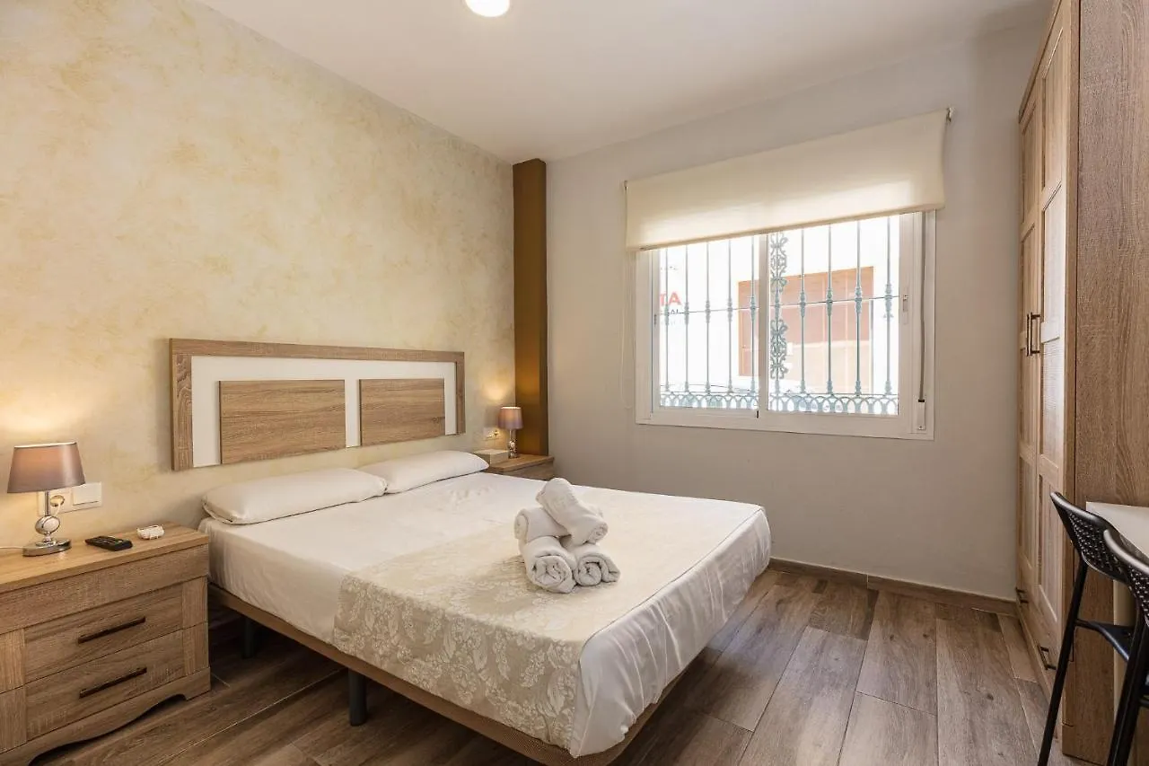 Apartamentos Lola Beach Malaga 0*,  Spain