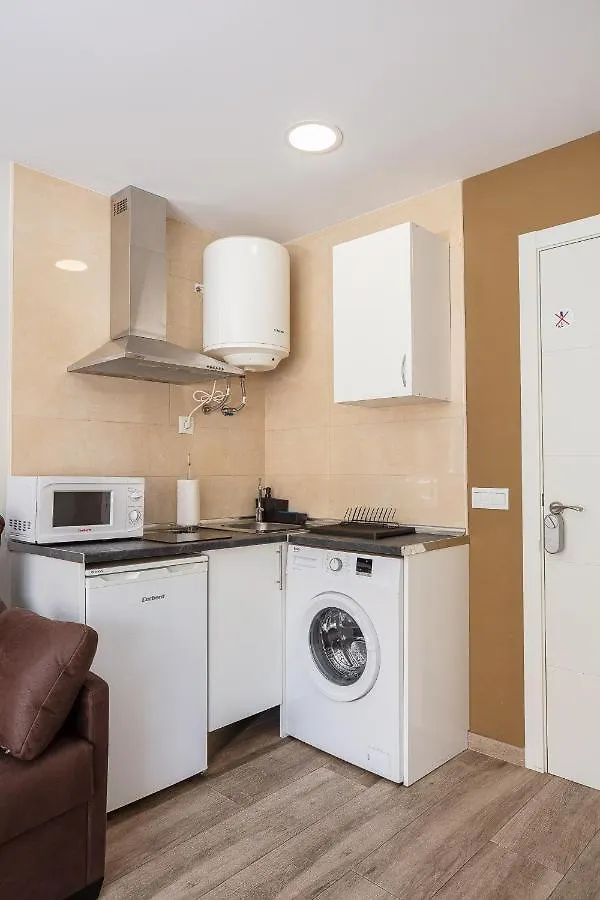 Apartamentos Lola Beach Malaga 0*,  Spain