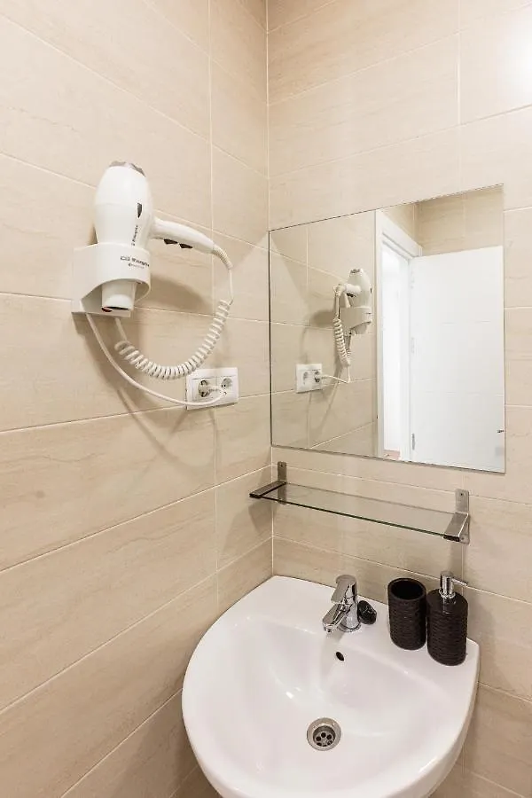 Apartamentos Lola Beach Malaga 0*,