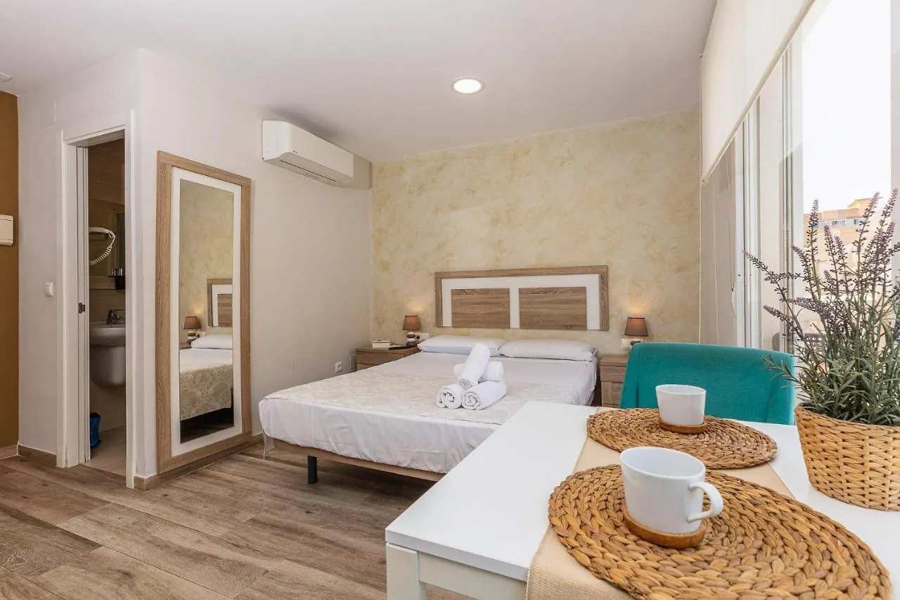 Apartamentos Lola Beach Malaga