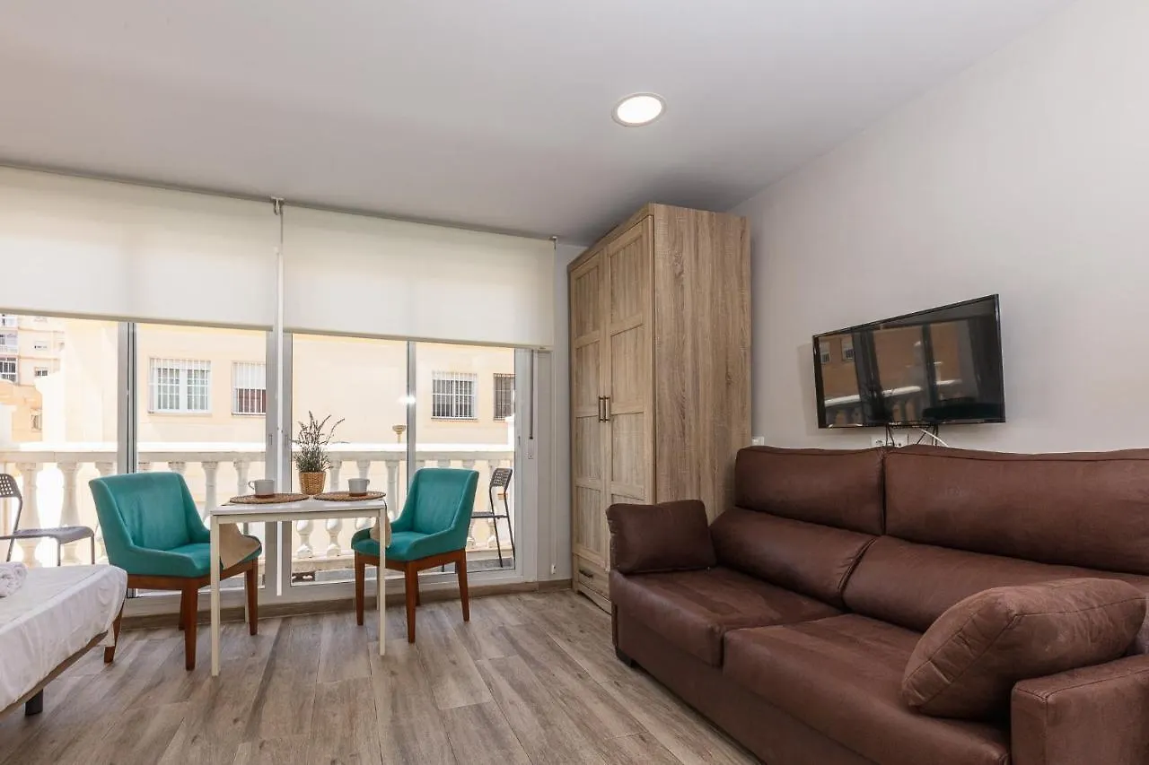 Apartamentos Lola Beach Malaga 0*,