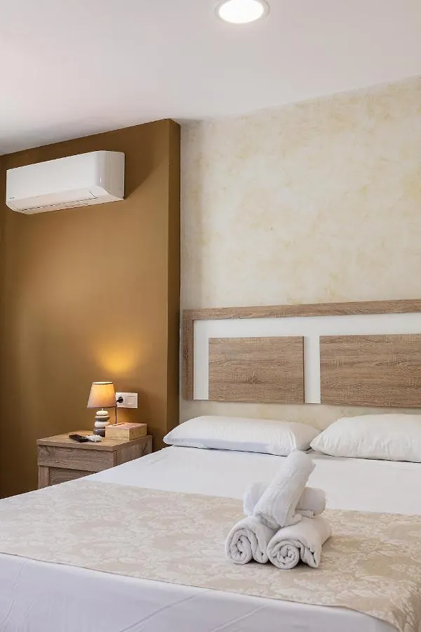 Apartamentos Lola Beach Malaga Apartment