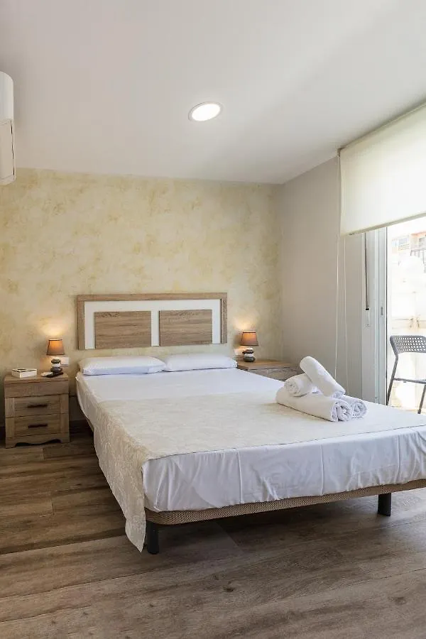Apartamentos Lola Beach Malaga Apartment