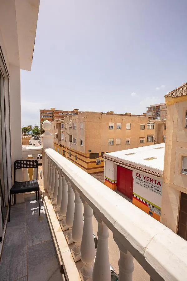 Apartamentos Lola Beach Malaga